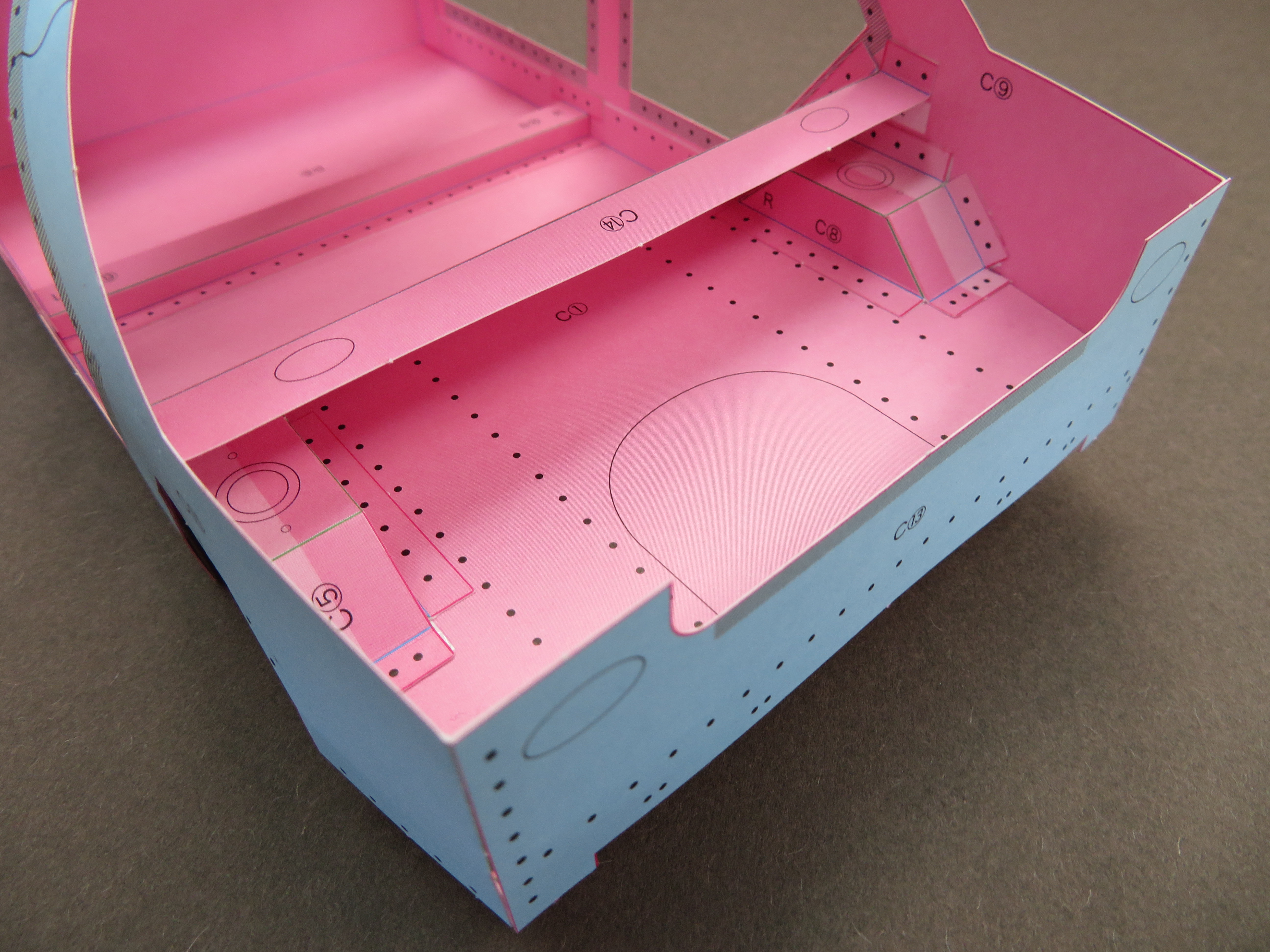 モノコック構造シート リアフロア